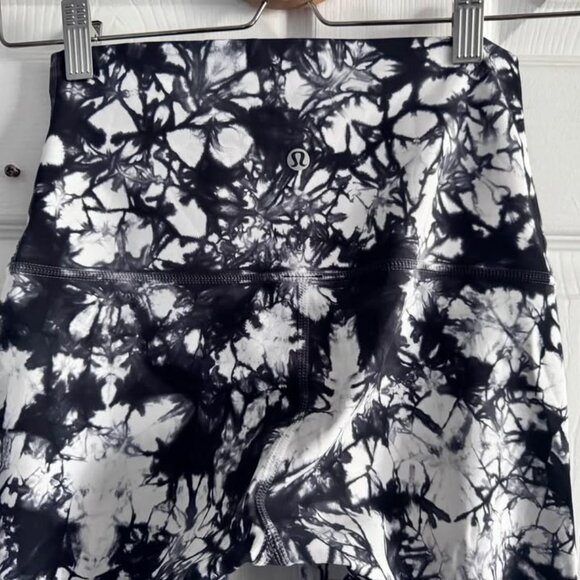 Lululemon leggins size 4 - Picture 4 of 5